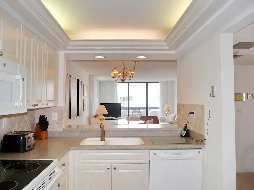 Condo Overlooking Clam Bay With Pool and Beach Access