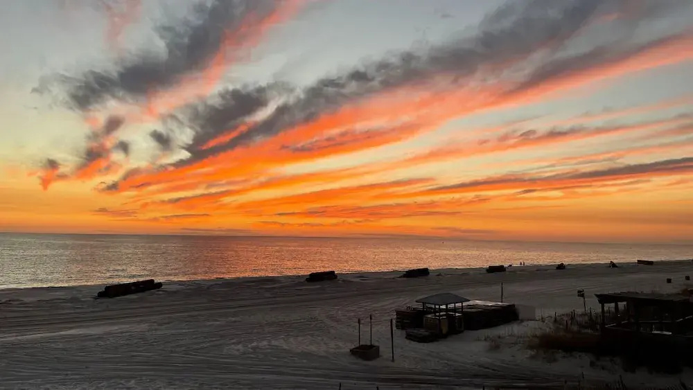 Luxury Gulf Front, Private Pool, 6-seater Golf Cart, Free Beach Setup