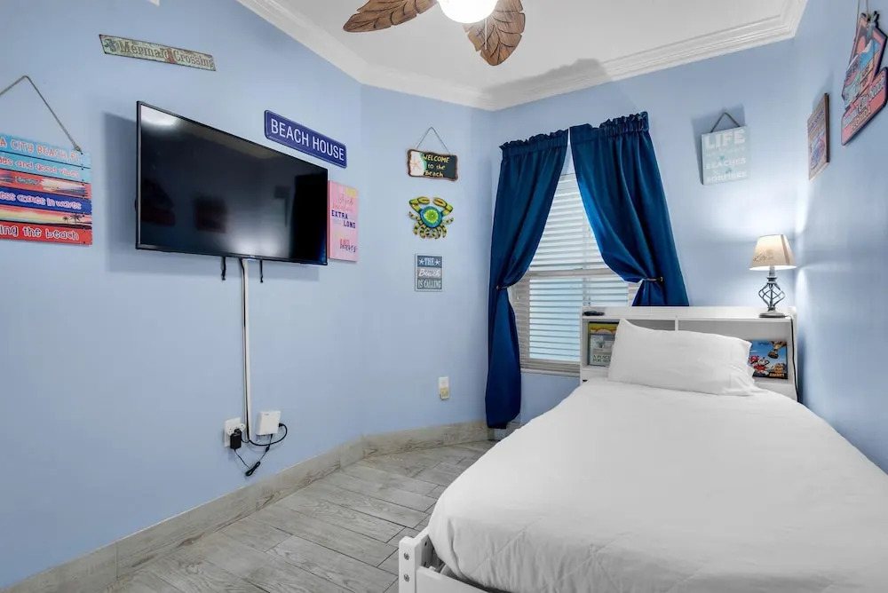 Majestic Beach Towers 2-1305