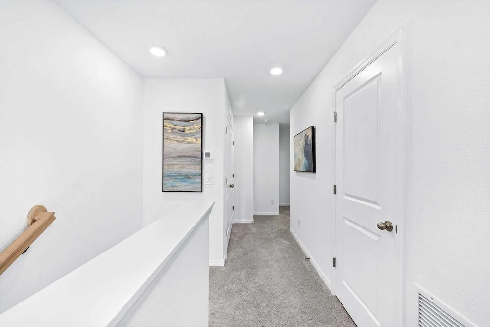 Lovely Townhome Sleeps 8