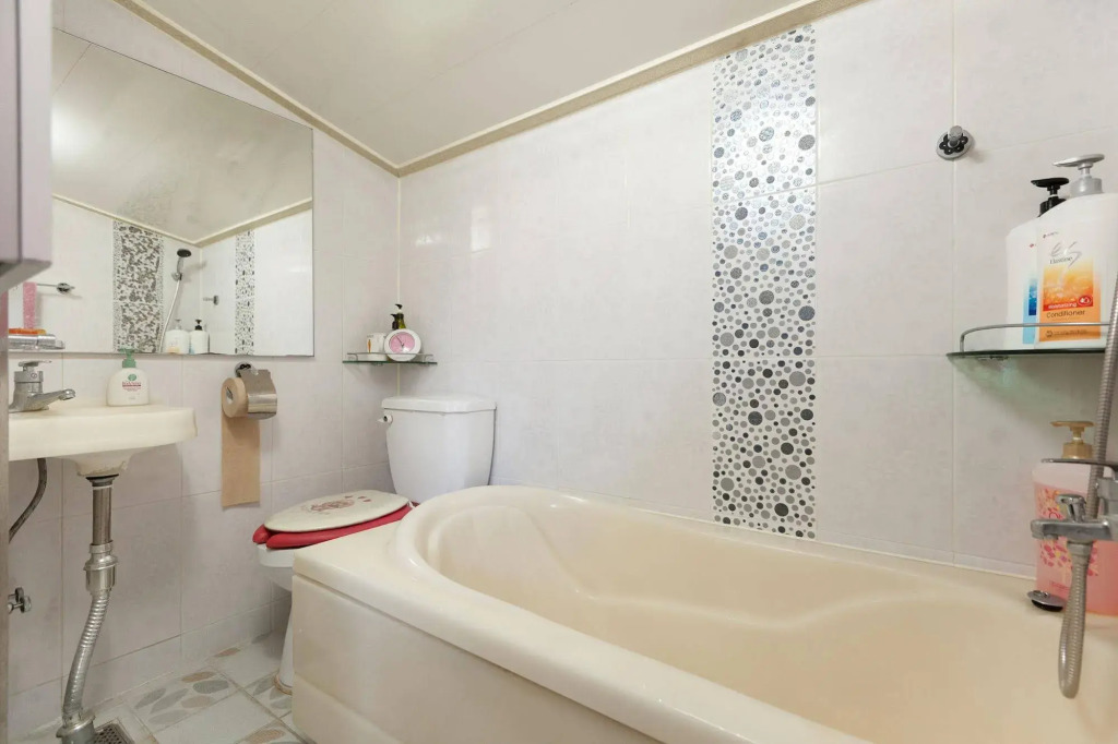 LUCERE - Binny's Guesthouse 'B' type