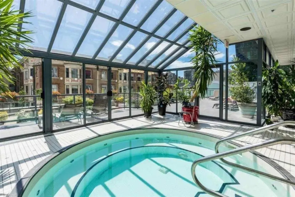 Perfect Upscale Location, Cozy 1 bdrm Unit