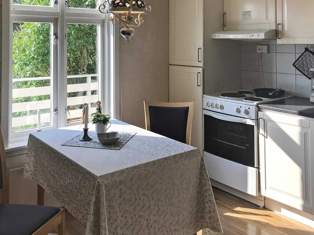 6 person holiday home in øystese