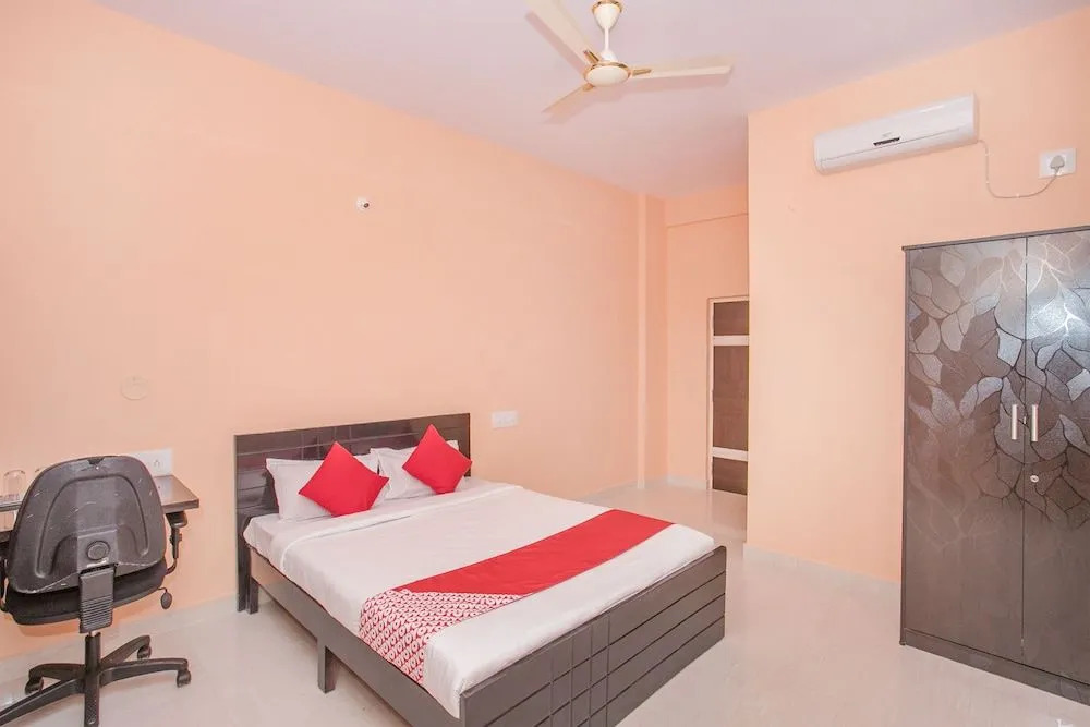 OYO Flagship 24069 Aaira Inn