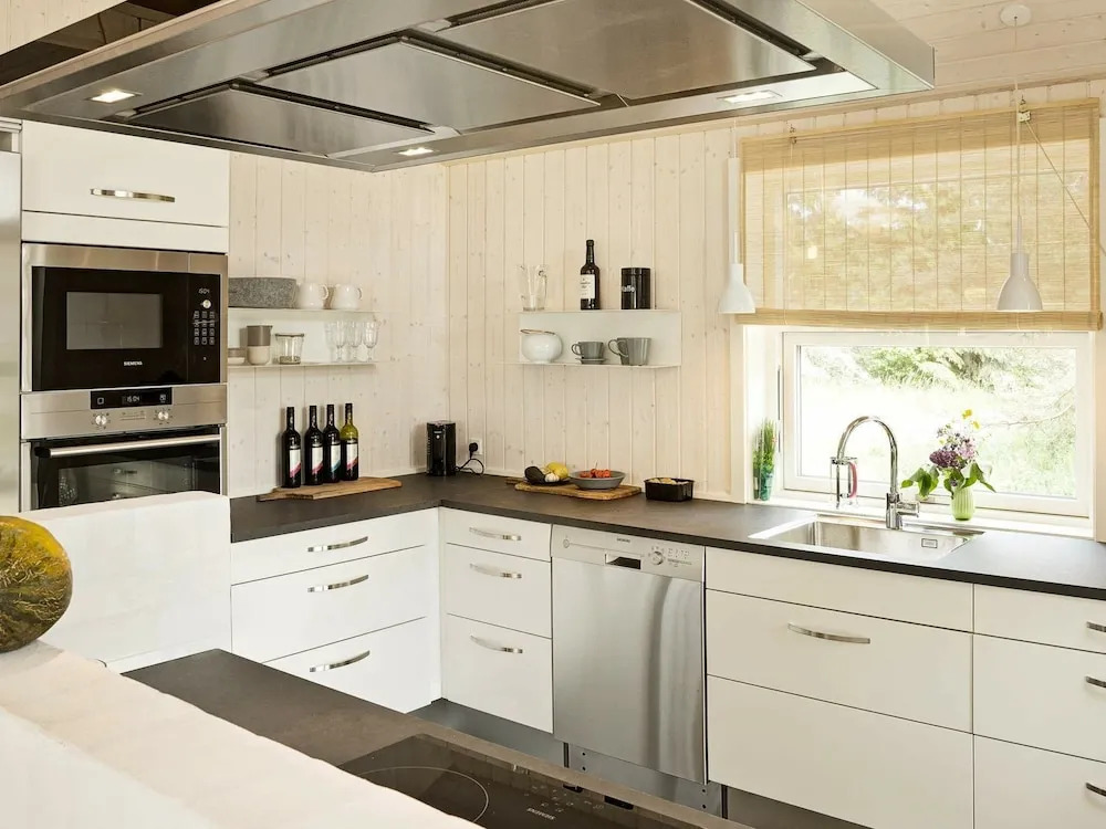 Beautiful Holiday Home in Aakirkeby With Barbeque