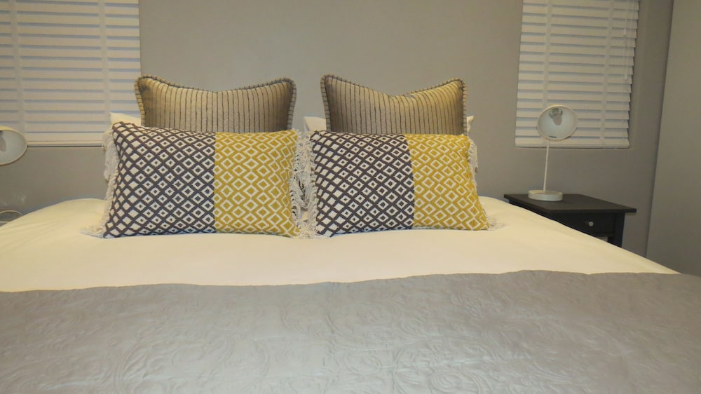 16 Rhodes-North Self Catering Apartment & Studio