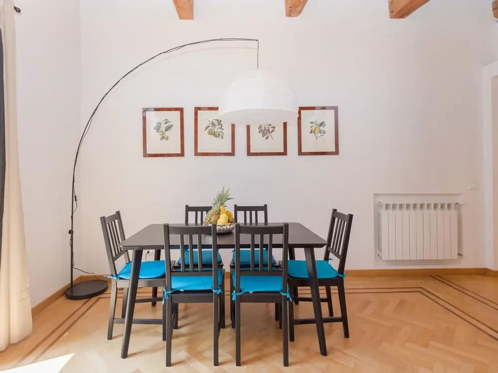 RSH Trevi Fountain Luxury Apartment