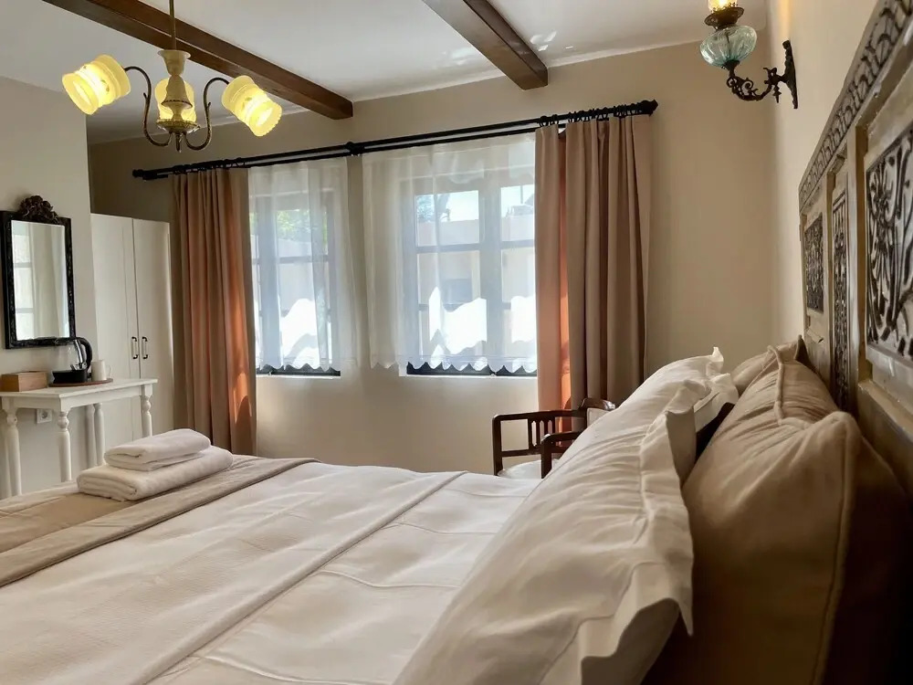 1870 Tas Konak Otel Sanat Sokagi