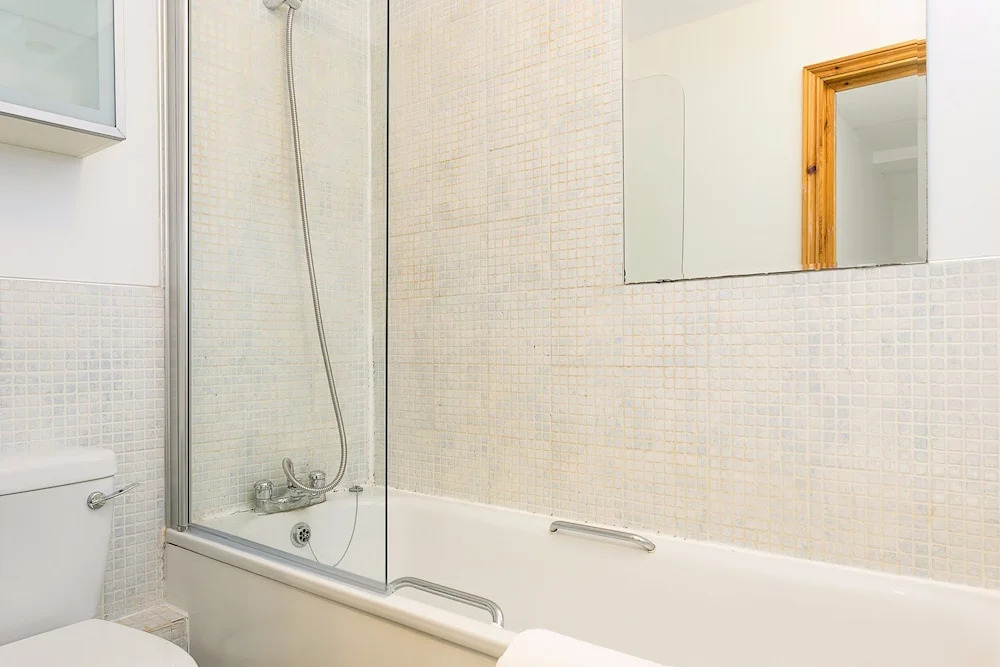 Spacious 4 Bedroom Home in East London