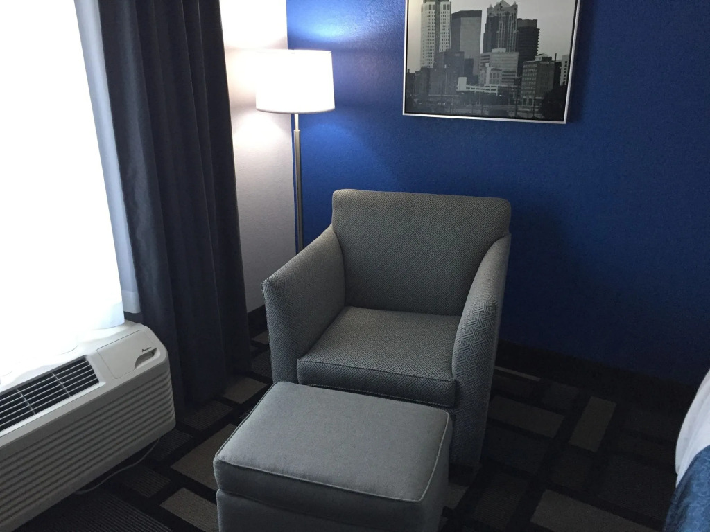 Best Western Plus Birmingham Inn & Suites
