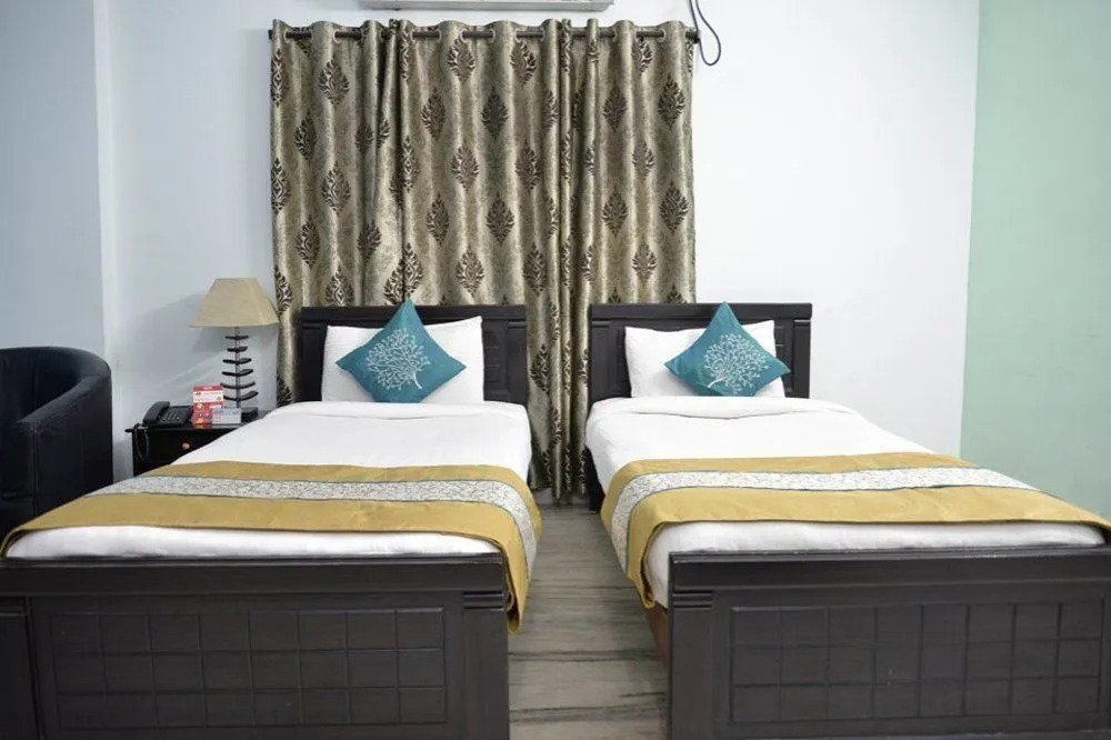 OYO 1749 Apartment Hotel Gayatri Nest