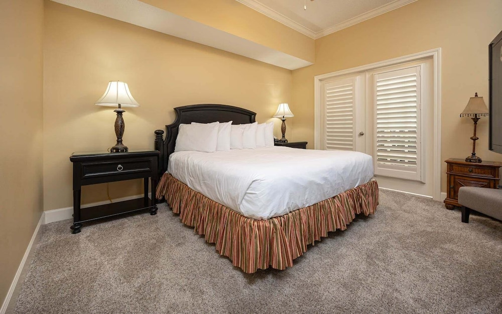 Phoenix West 2408 3 Bedroom Condo