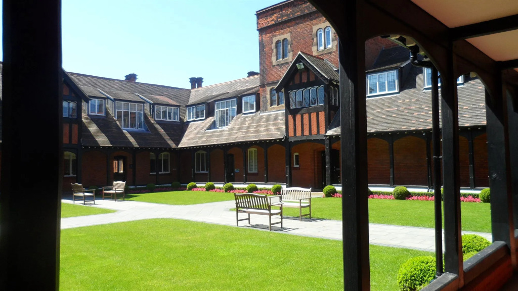 The Pillar Hotel