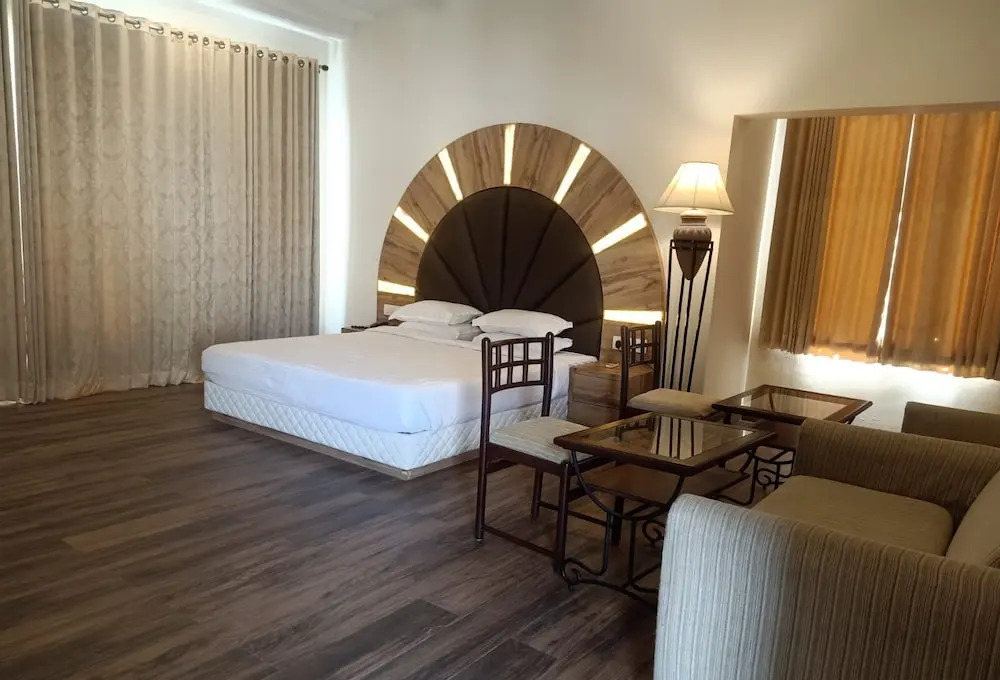 Hotel Devi Palace