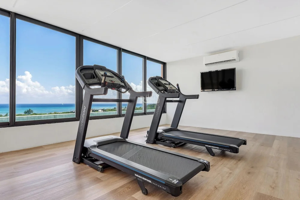 Ixuh Ocean Front 5 Ave Playa del Carmen