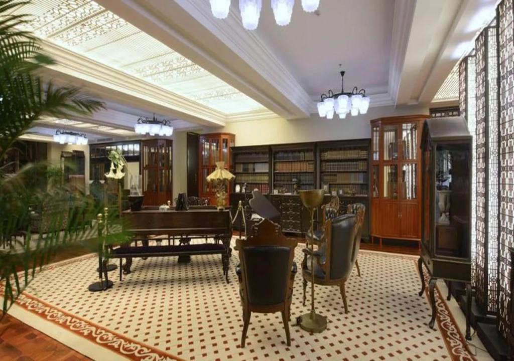 The White House Hotel Guilin