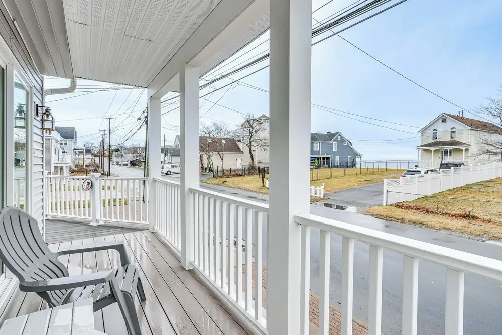 Bright Milford Beach House w/ Outdoor Shower