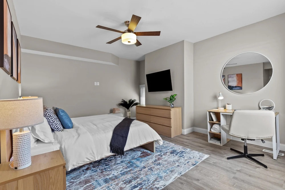 4632 Second Floor Historic Haven