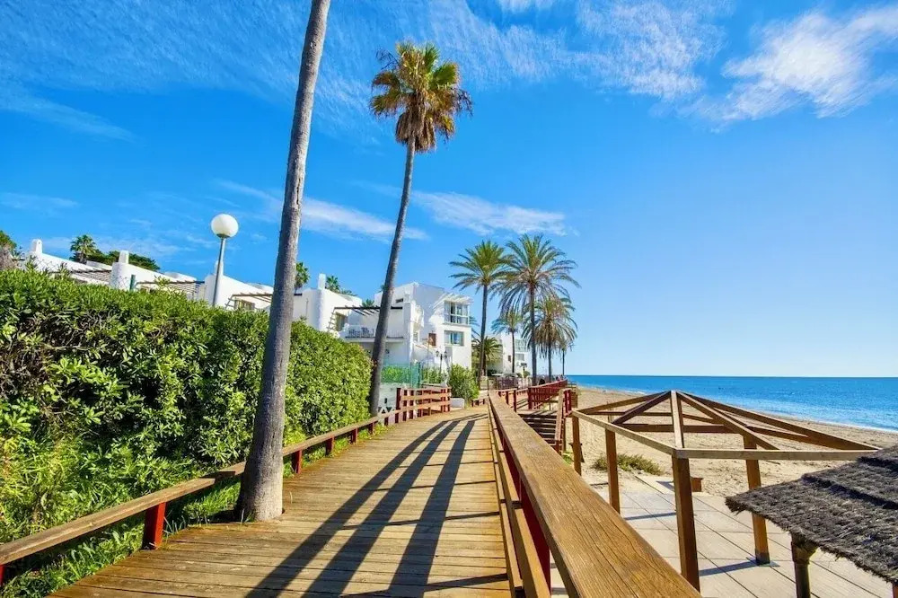 Villa With Pool, Walk to Beach, Restaurants, Shops