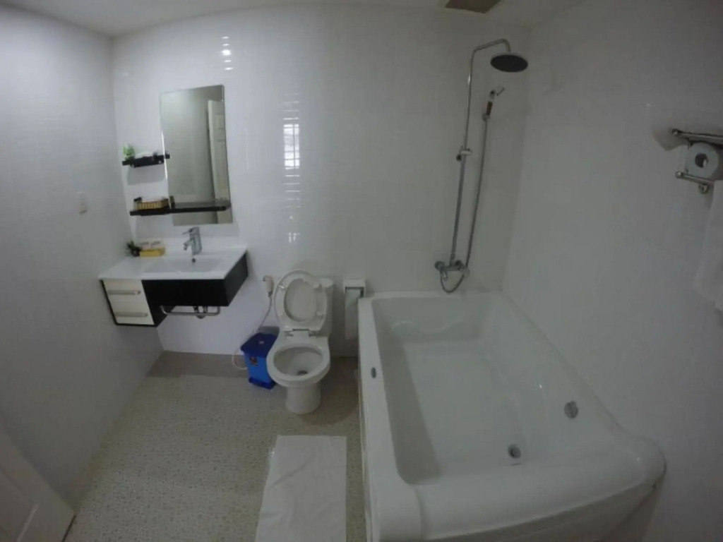 One World Hotel