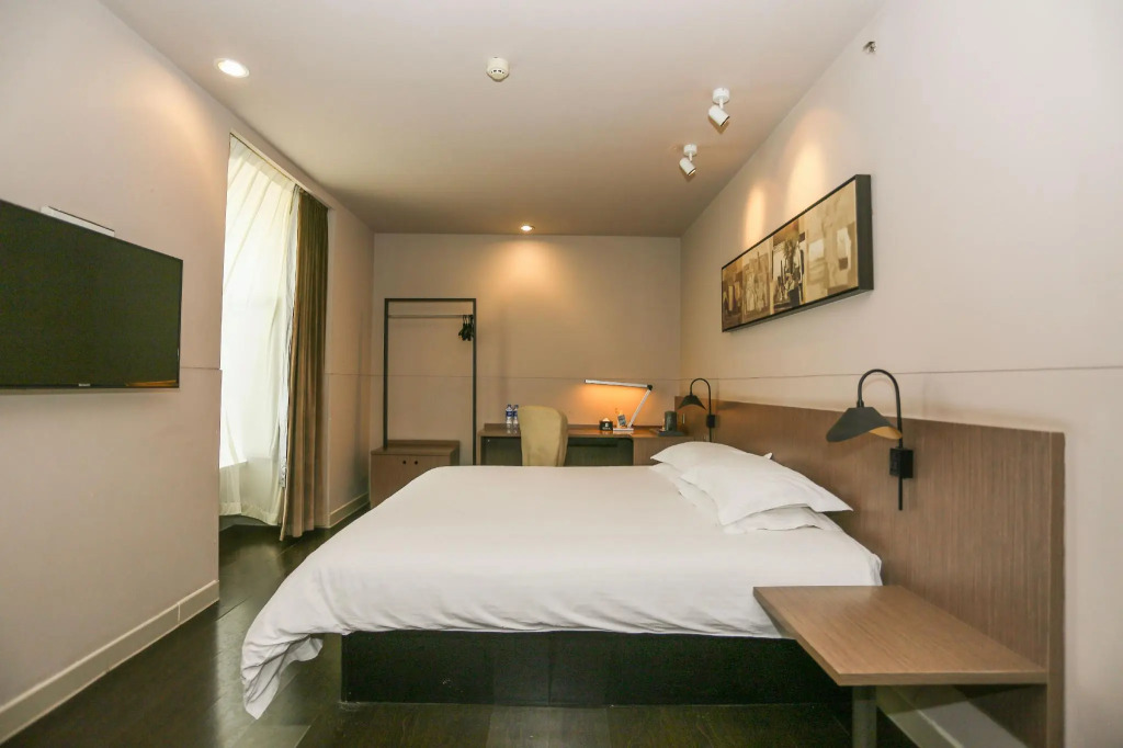 Jinjiang Inn Select Xining West Wusi Road New Hualian Square