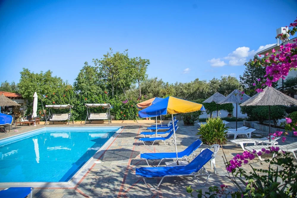 Elpida Apartments