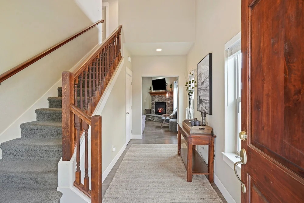 Geary Getaway 3 Bedroom Home by RedAwning