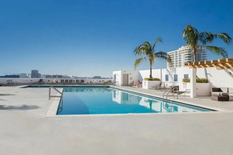 Opera Suites And Marina Hotel