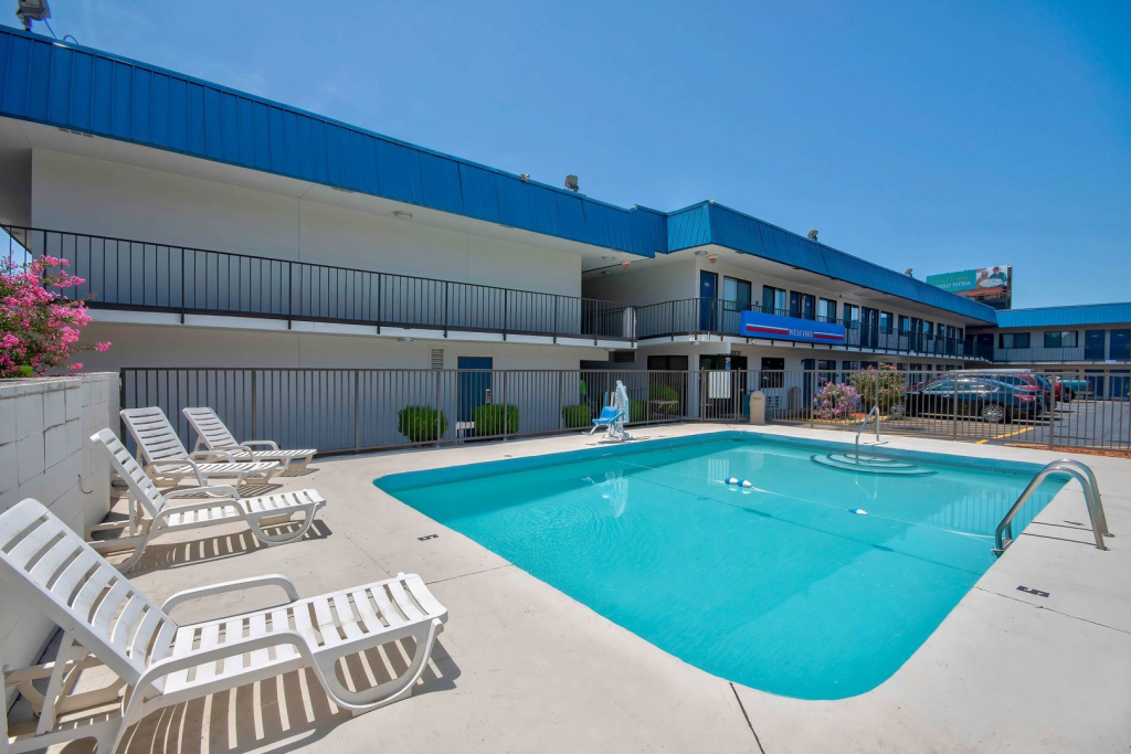 Motel 6-Russellville, AR