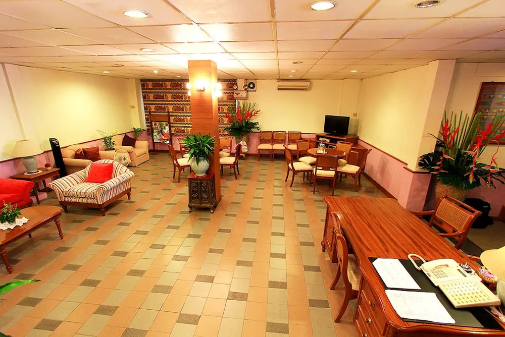 Travel Lodge Suriwongse - Adult only