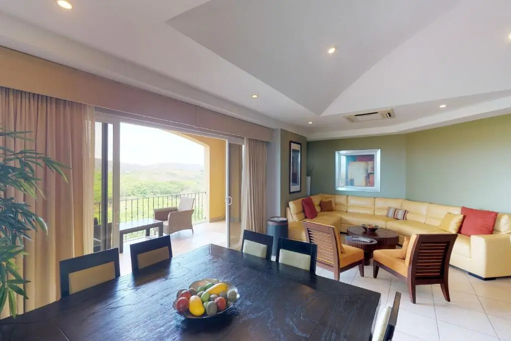 Peninsula 64 Penthouse