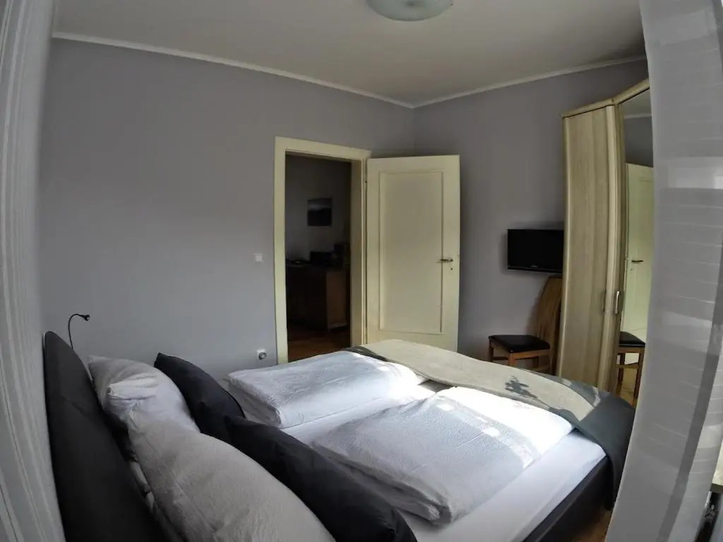 Ferienwohnungen Haus am Würzlaysteig