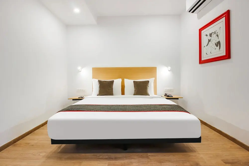 OYO Townhouse 164 Near ESI HOSPITAL