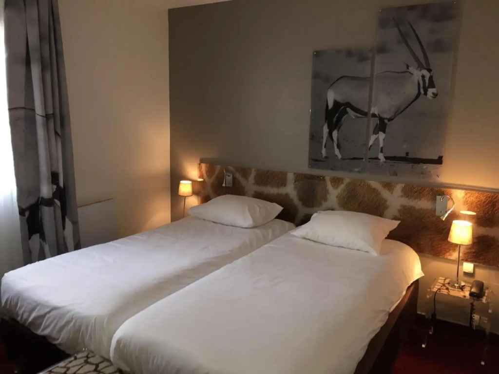 Hotel Le Cardinal Rueil Centre