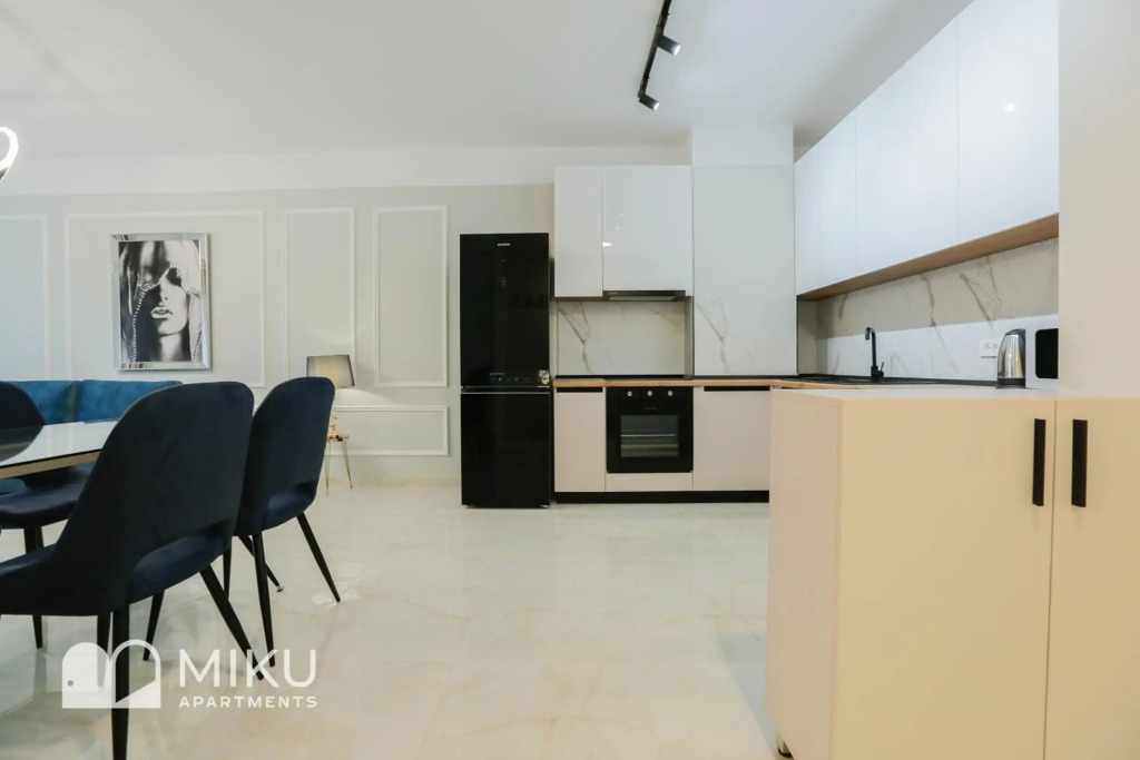 Miku Apartment - Vibrant 1Bd Apartment Near the Lake