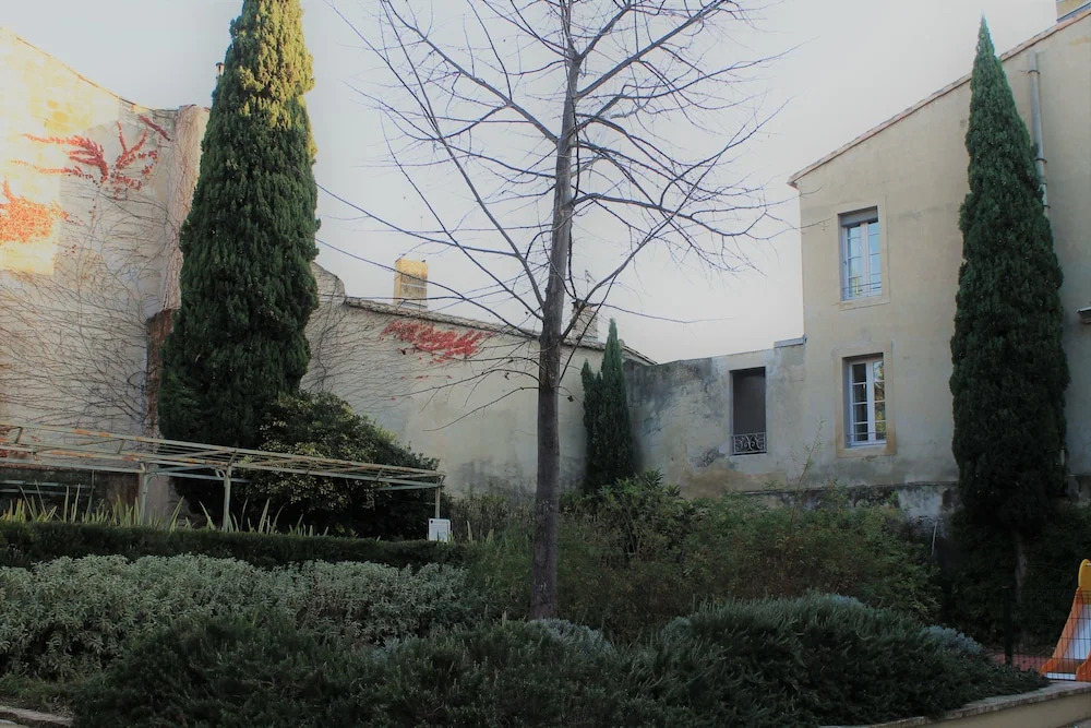 Côté Square