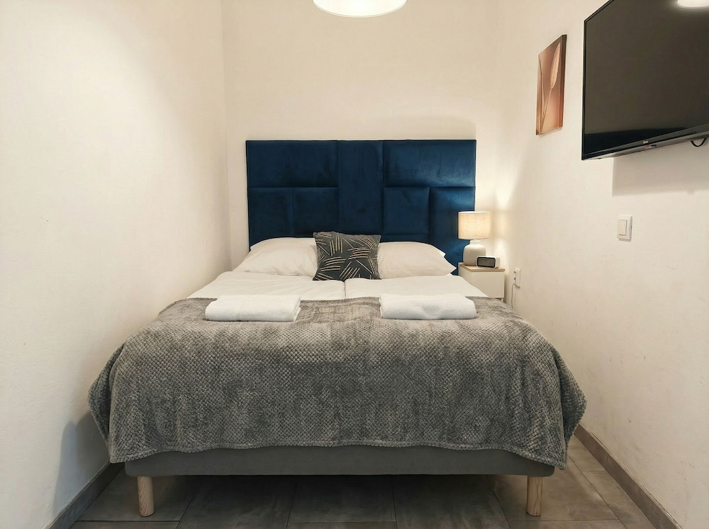 Modern 3BR Apartment Close to Belvedere
