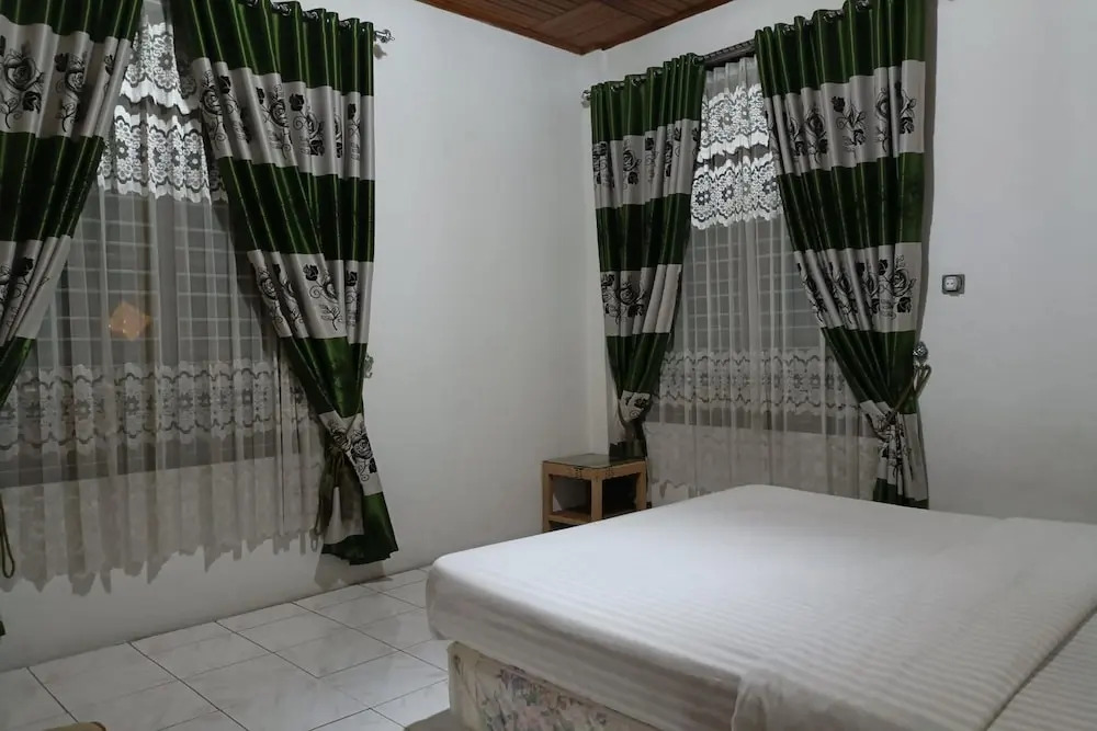 OYO 93706 Penginapan Syariah Hj. Kenan