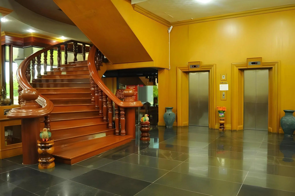 PathumThani Place Hotel