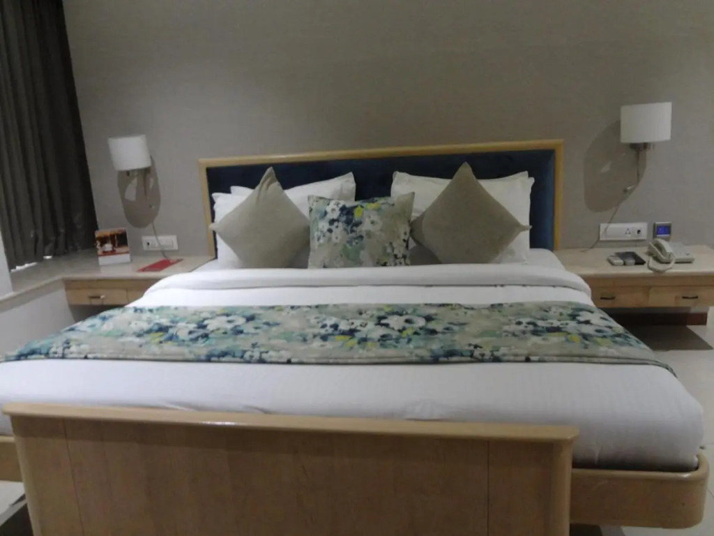 Hotel Suncity Apollo - Gateway Of India