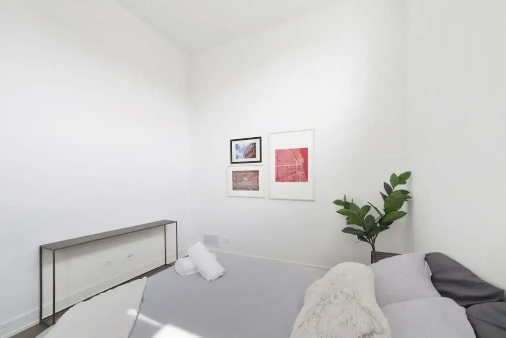 Stunning 4BD Penthouse in Ukrainian Village