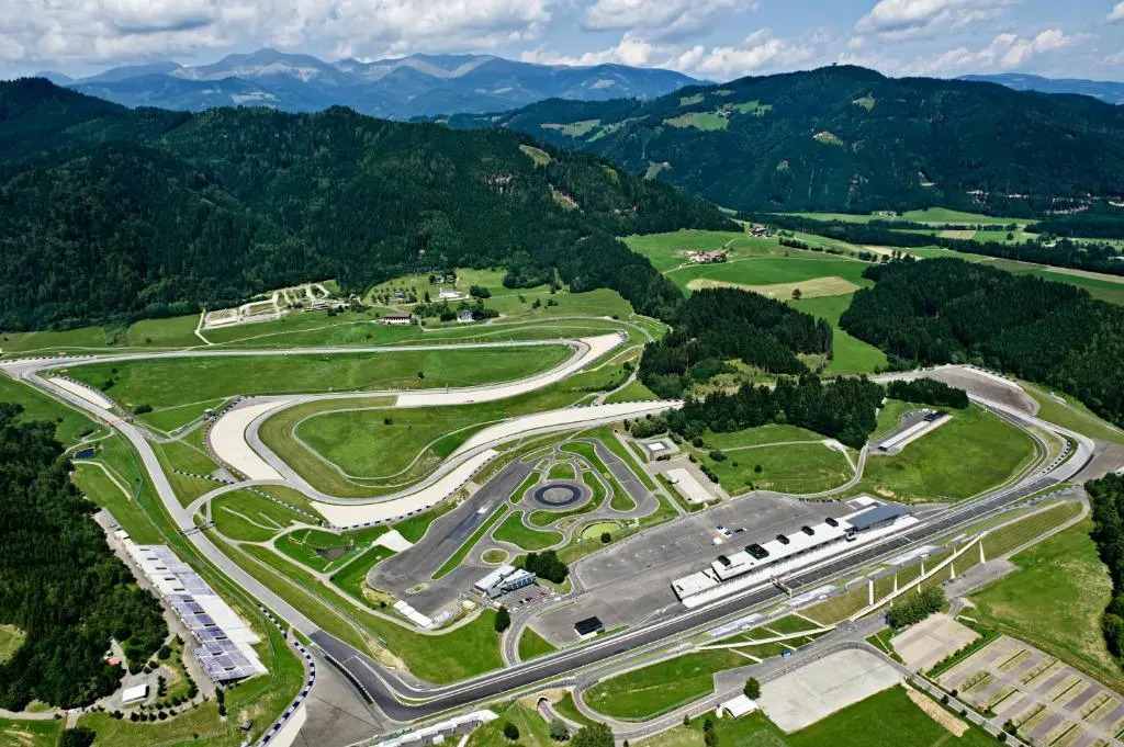 TAUROA Schönberghof Spielberg