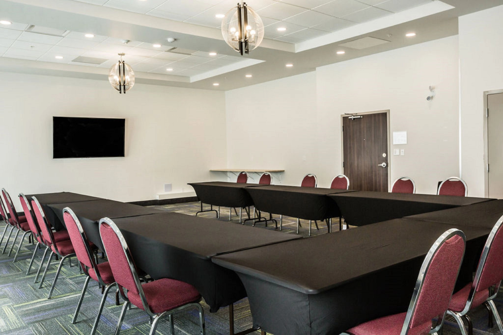 Holiday Inn Express & Suites Edmonton N - St Albert by IHG