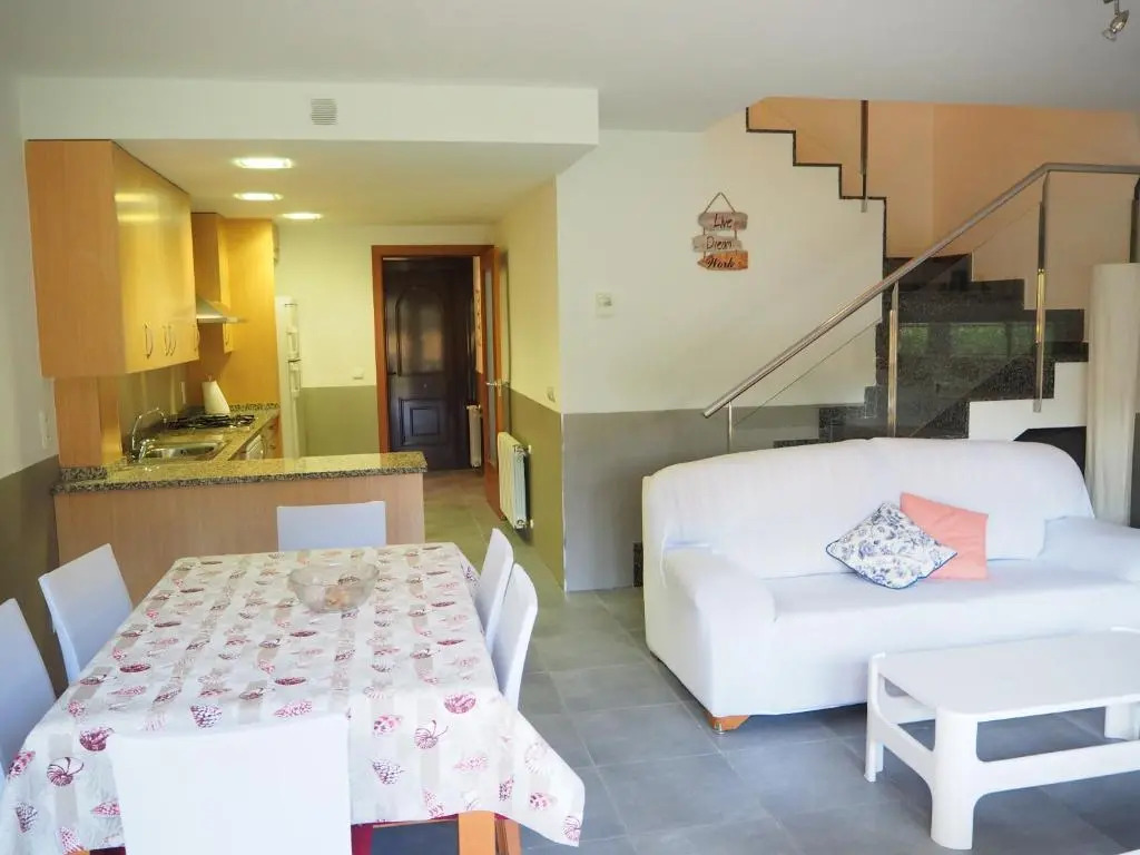 Casa lEscala, piscina comuntària i jardí privat