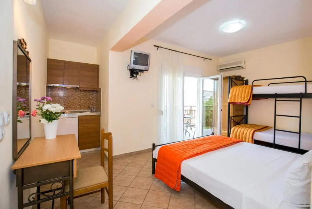 Famelia Studios Lampiris