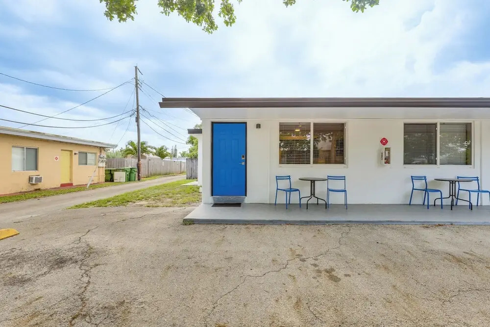 2 Mi to Dtwn Hollywood: Vibrant Pet-friendly Condo