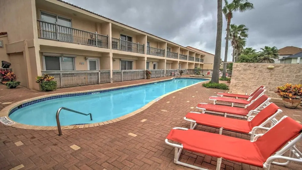 Dolphin 23 2 Bedroom Condo by RedAwning
