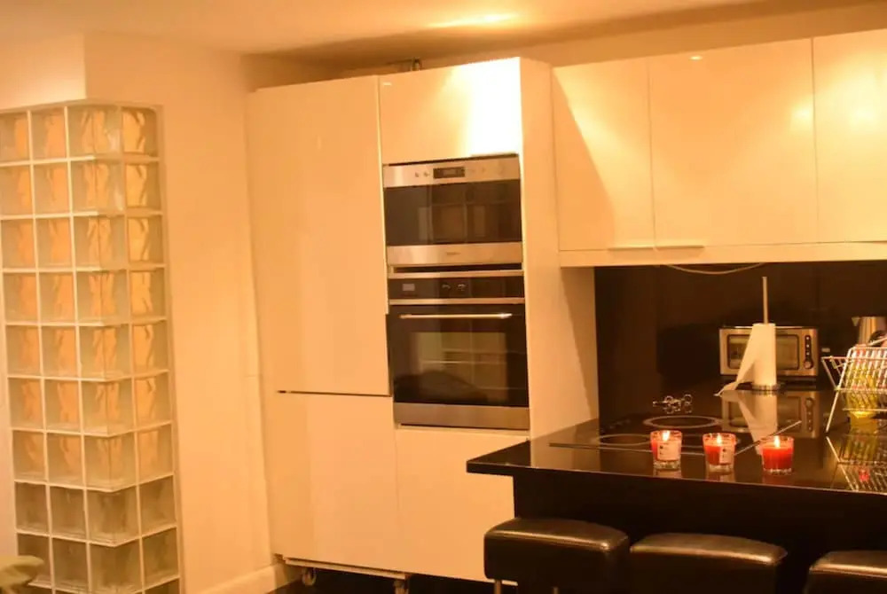2 Bedroom Apartment in White City