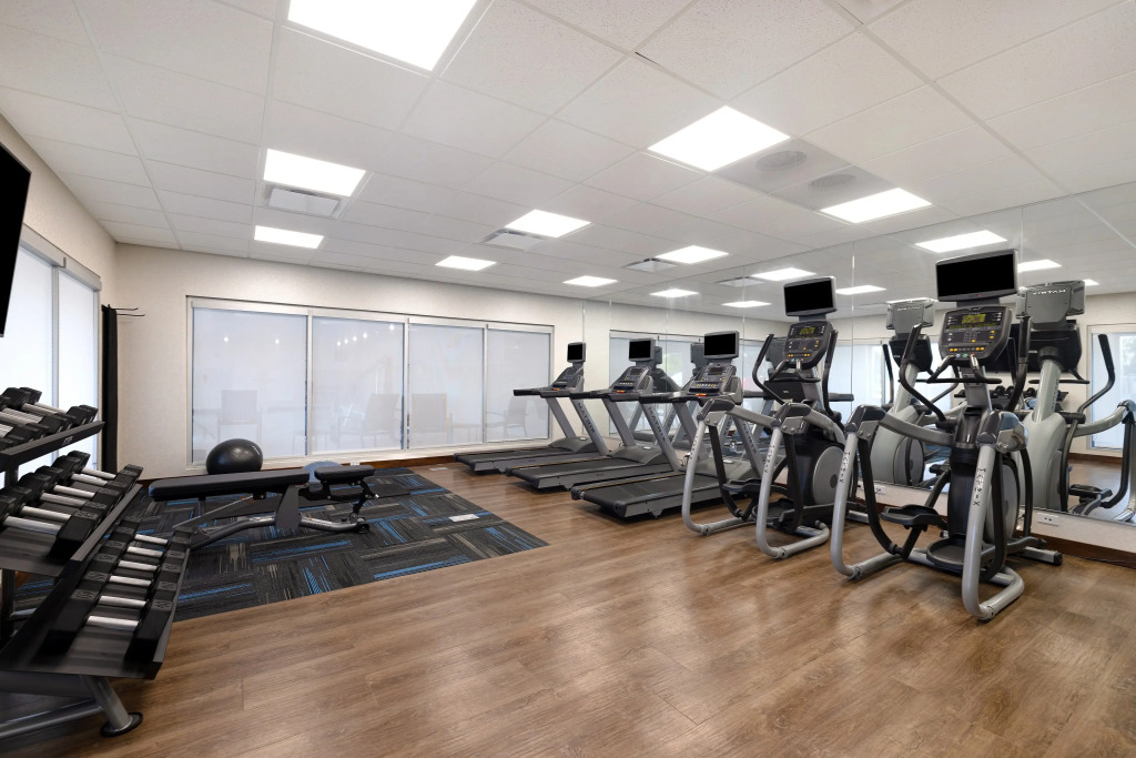 Holiday Inn Express & Suites - Detroit - Dearborn by IHG