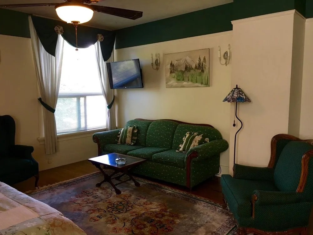 Mount Shasta Ranch Bed and Breakfast